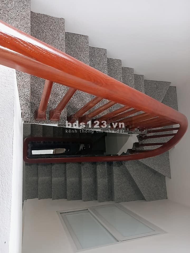 Bán nhà 40m2 Thanh Xuân quận ô tô đỗ cửa