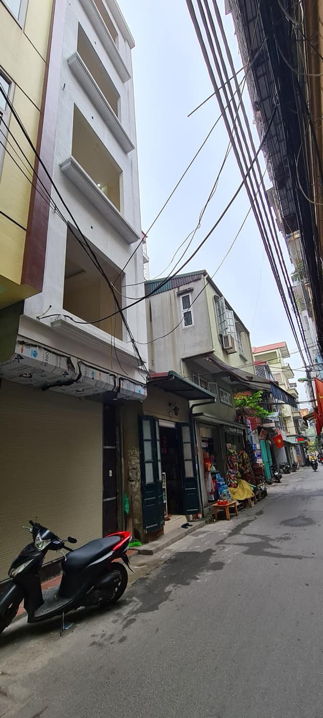 Khương Trung Mặt Phố 4 Tầng 30m 4.2 tỷ. Siêu Kinh Doanh. Vỉa Hè Lớn