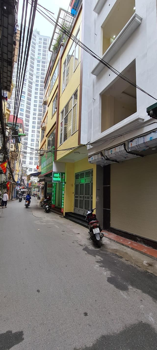Khương Trung Mặt Phố 4 Tầng 30m 4.2 tỷ. Siêu Kinh Doanh. Vỉa Hè Lớn