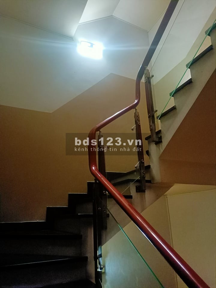Bán gấp nhà phố Phú Nhuận, Phường 7, dt 64 m2, giá 18.5 tỷ