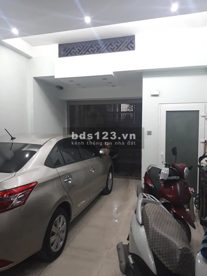 Nguyễn Văn Cừ Long Biên, 95m2 MTx4.5m 4T 4 Ngủ