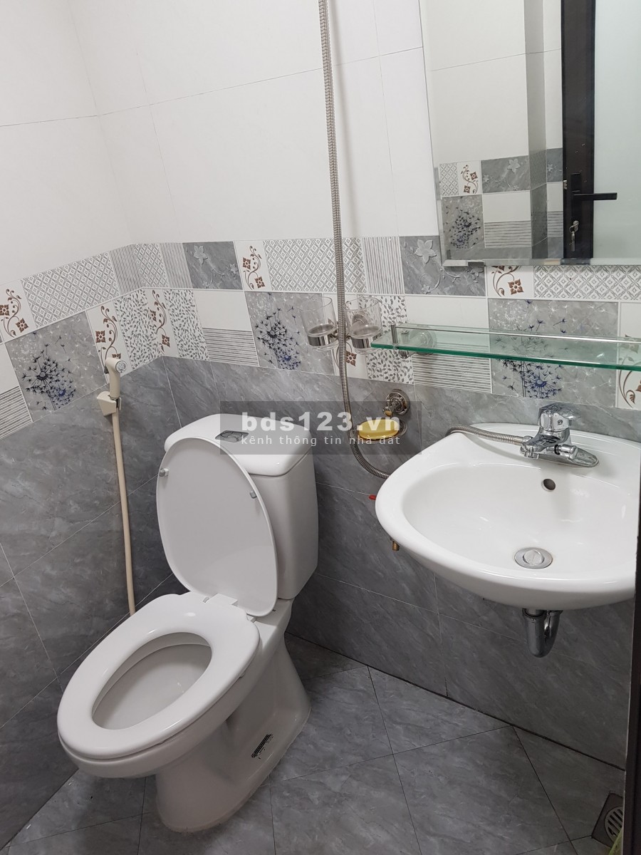 Bán nhà mặt phố Trường Chinh, 33m2, 4 Tầng, 10m Mặt tiền, 14 Tỷ, LH 0839844444