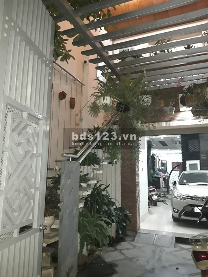 Nguyễn Văn Cừ Long Biên, 95m2 MTx4.5m 4T 4 Ngủ