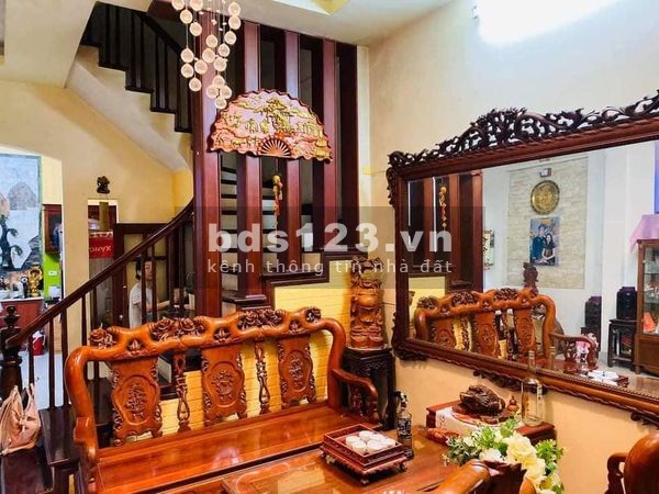 Nhà đẹp Khương Đình , ngõ to , lô góc , nở hậu , 56 mét . Giá 4.6 tỷ