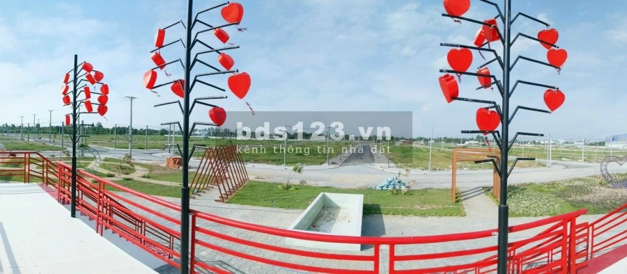 Nền trục chính 26m diện tích 100m2 full thổ cư giáp mặt tiền Nam Sông Hậu