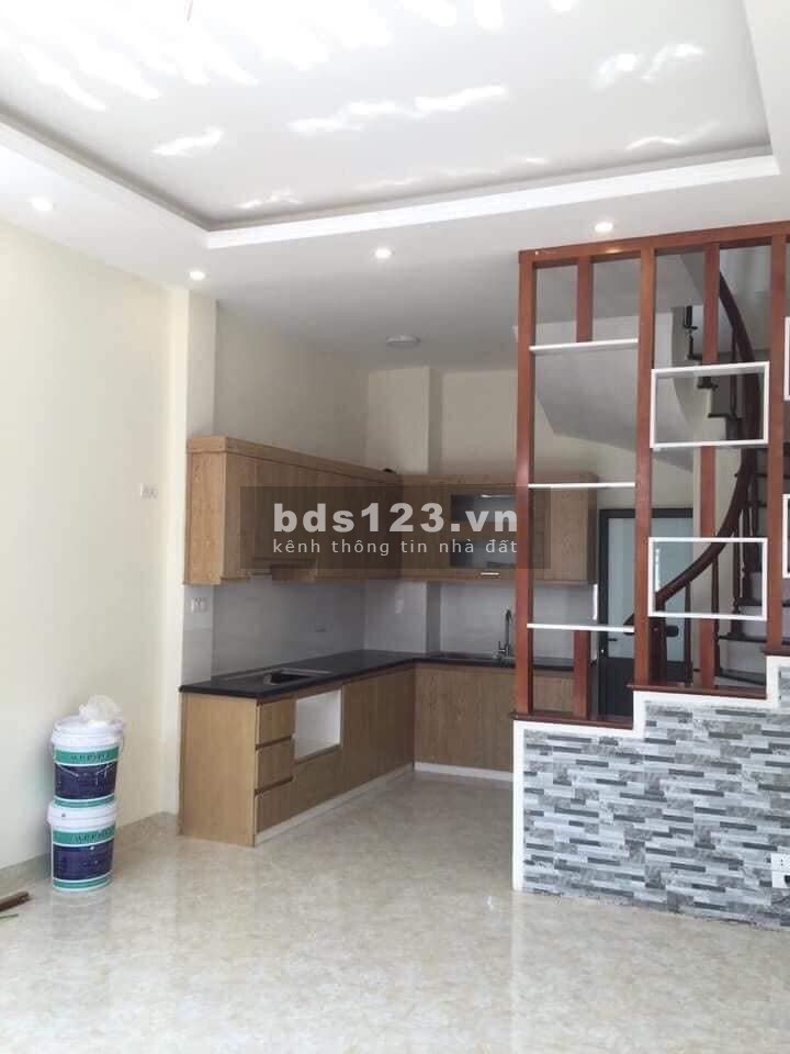 TÂN MAI- NHÀ MỚI 37M2 5 TẦNG Ở LUÔN, Ô TÔ ĐỖ CỬA, HƠN 2 tỷ