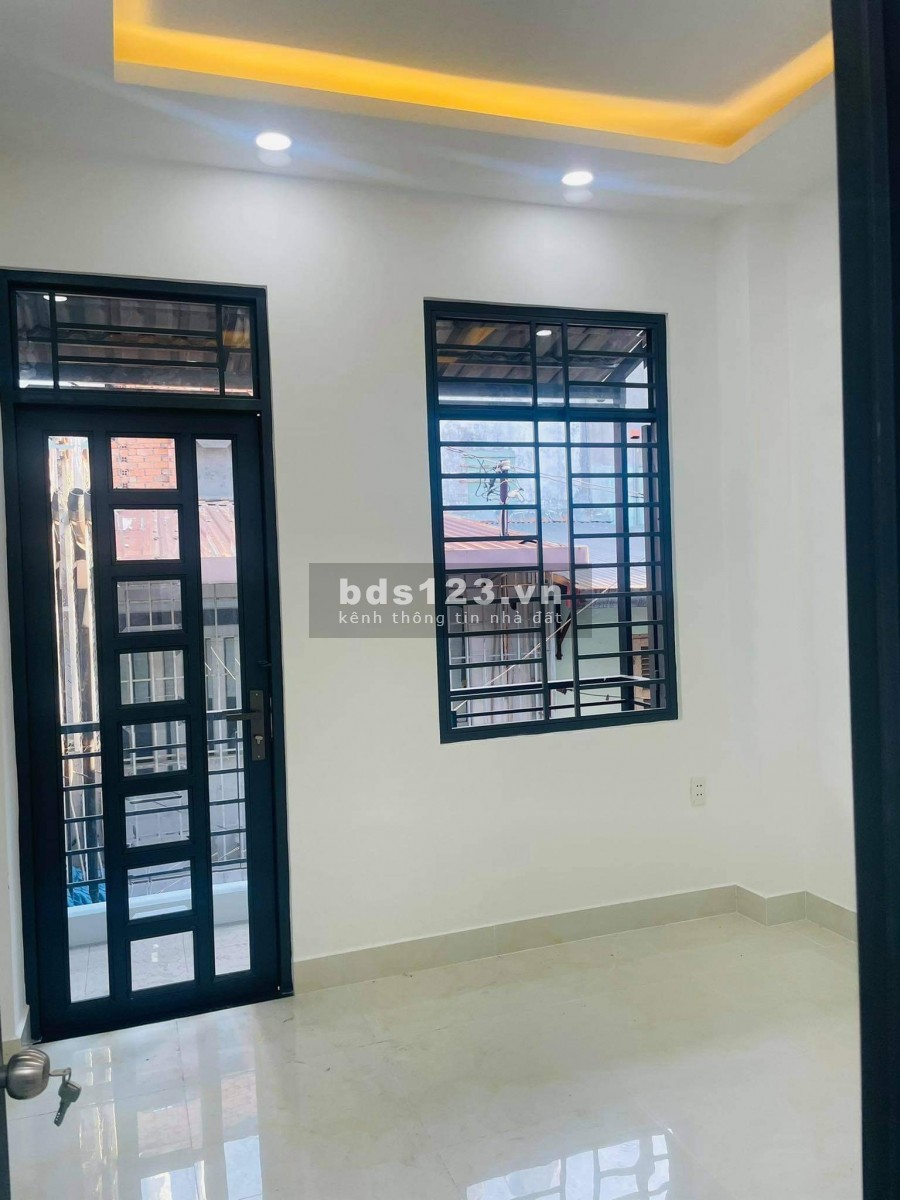 Bán nhà mới toanh giá rẻ 40m2 ở Lạc Long Quân Tân Bình