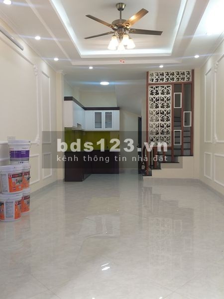 LÔ GÓC NHÀ ĐẸP LUNG LINH CHỈ VIỆC SÁCH VALY VỀ Ở, 2.8 TỶ BAO THUẾ PHÍ