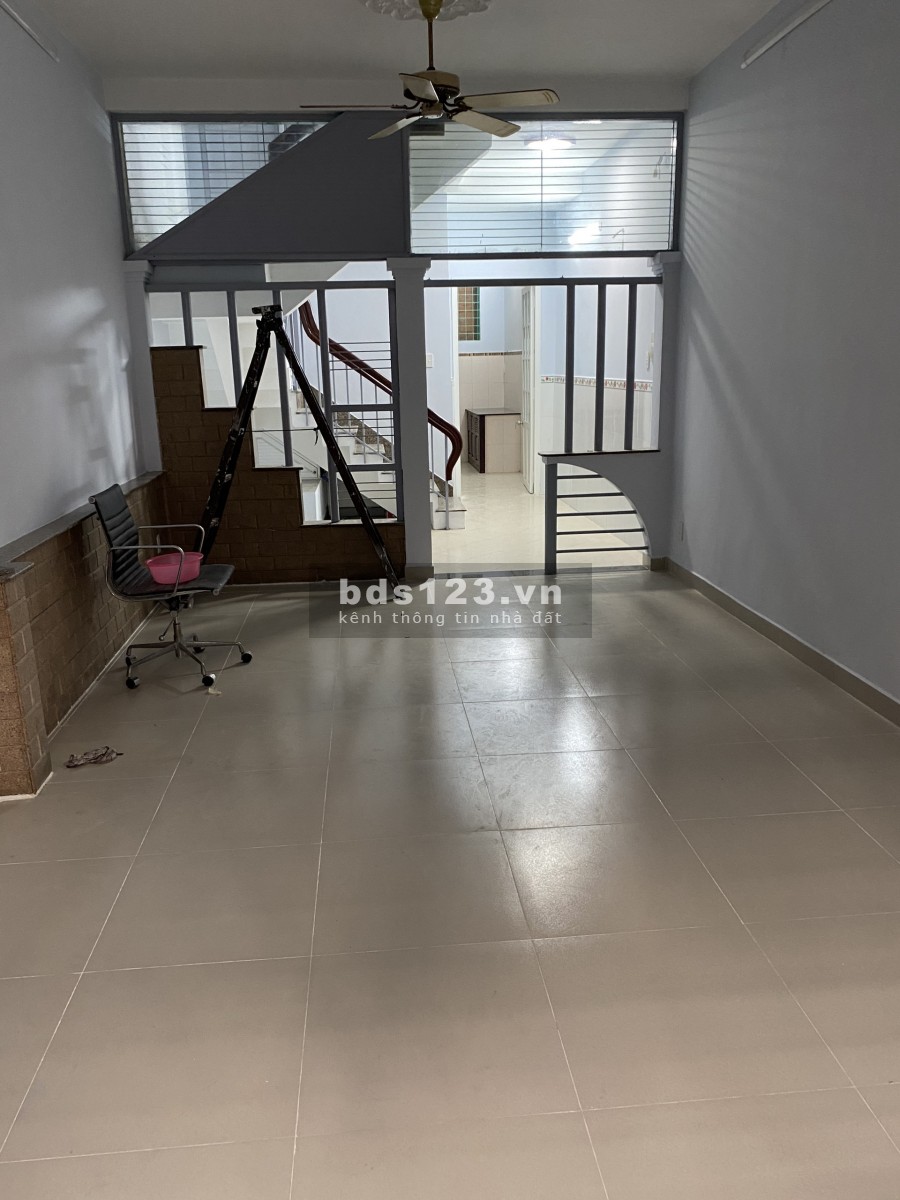 MT Phan Bội Châu 4x18 Trệt 3L 6P Giá 25Tr/th.