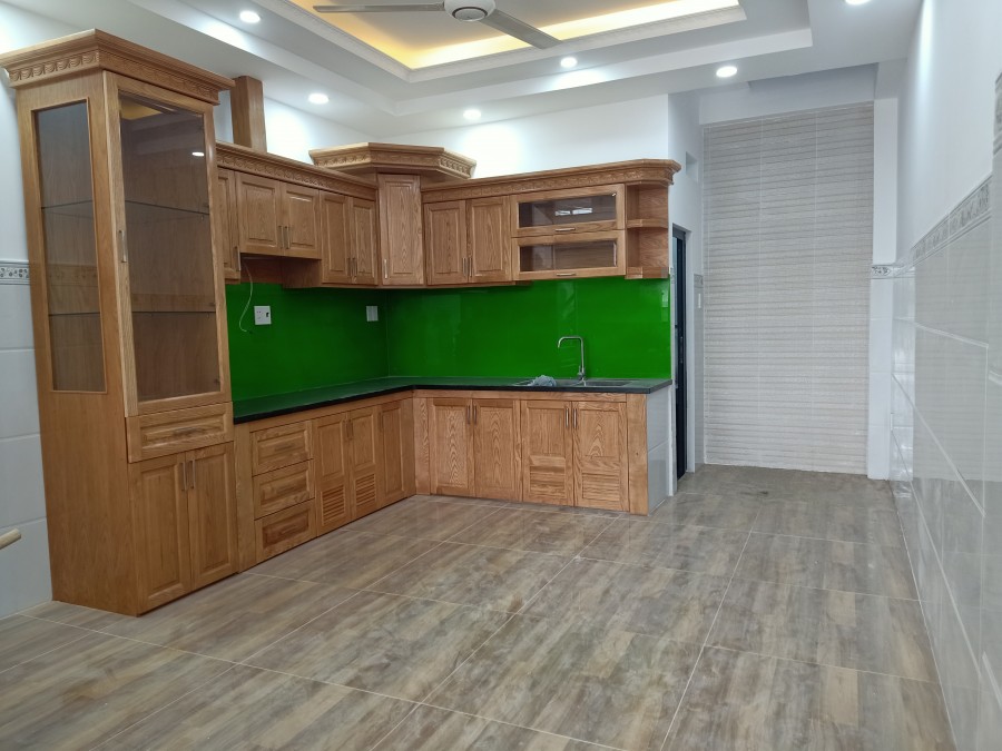 Bán nhà 5Pn, 1t2l sân thượng trước sau, TT 1.3 tỷ nhận nhà ngay