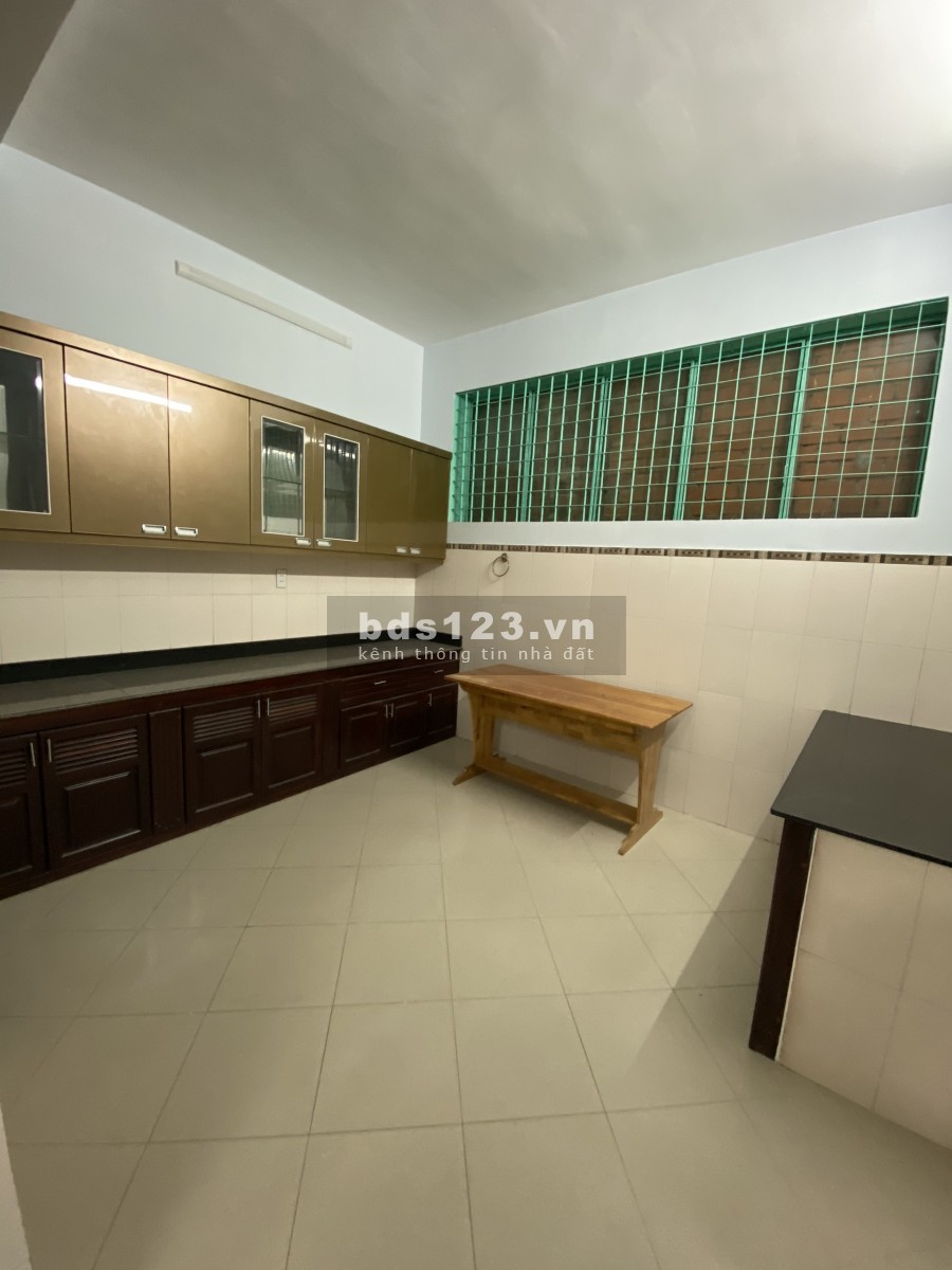 MT Phan Bội Châu 4x18 Trệt 3L 6P Giá 25Tr/th.
