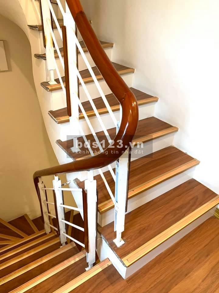 Tạ Quang Bửu Hai Bà Trưng 33m2 Nhỉnh 8 tỷ Kinh Doanh mọi loại hình 6 tầng Ô tô tránh vỉa hè đêr xe ngày lẫn đêm