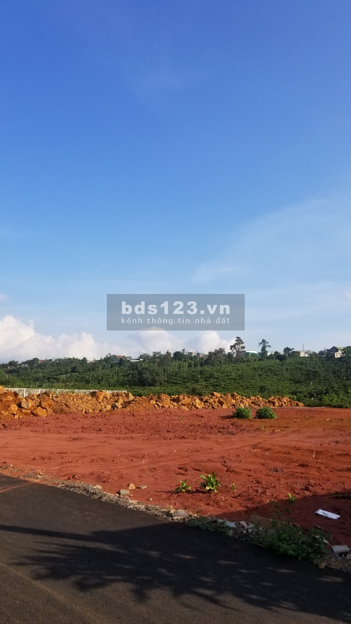 Đất mt Nguyễn Văn Cừ, phường Lộc Phát, tp Bảo Lộc, cách ql20 3km, shr chỉ 650tr