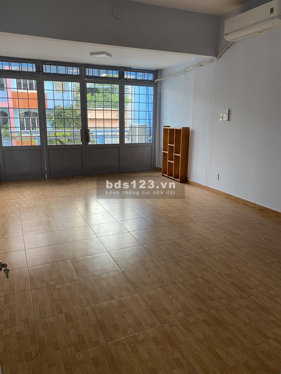 MT Phan Bội Châu 4x18 Trệt 3L 6P Giá 25Tr/th.