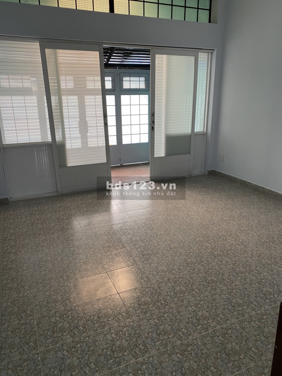 MT Phan Bội Châu 4x18 Trệt 3L 6P Giá 25Tr/th.