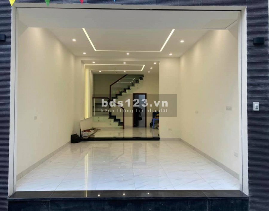 BÁN NHÀ ĐỀN LỪ 35M2 SỔ ĐẸP PHÂN LÔ RA PHỐ PHÚT MỐT NHỈNH 2.86 TỶ
