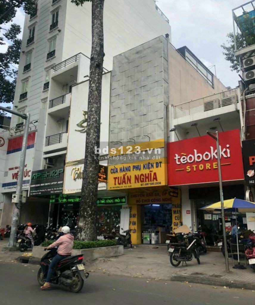 Cho thuê Nhà NC Mặt tiền 3 Tháng 2, P.12, Q.10. DT: 4 x 15m, trệt, 2 lầu, sân thượng.