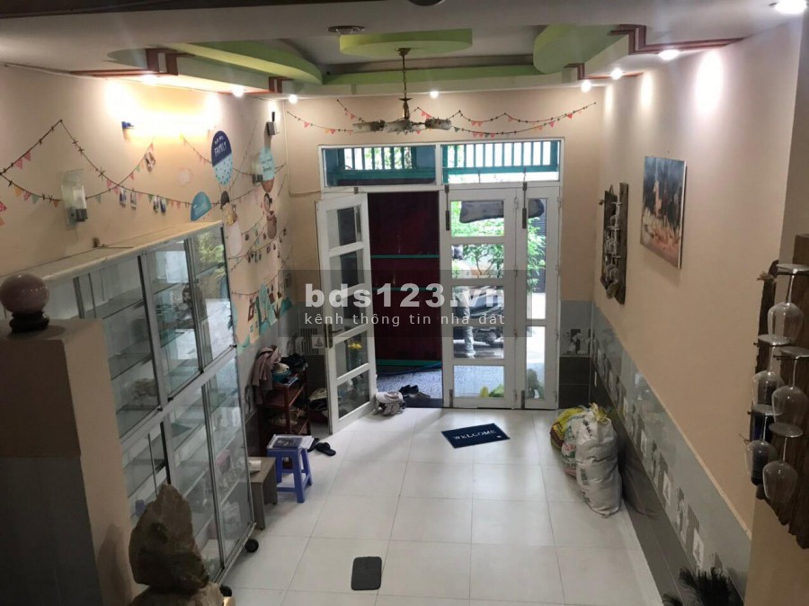 Bán nhà giá rẻ Quận 10, chỉ 3 tỷ 3, ở ngay, nhà mới, hẻm đẹp và sạch sẽ