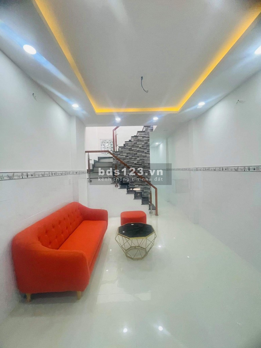 Bán nhà mới toanh giá rẻ 40m2 ở Lạc Long Quân Tân Bình