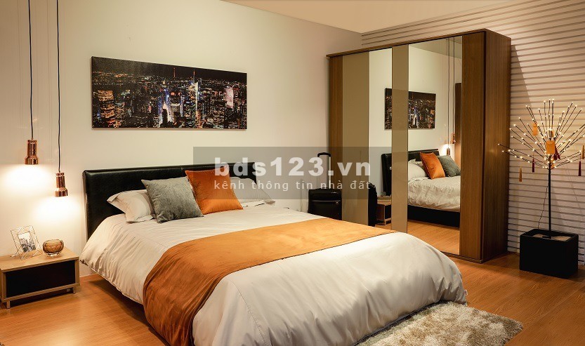 Xe hơi đậu cửa Thành Thái Quận 10 60m2 4 tầng Giá thương lượng 10 tỷ