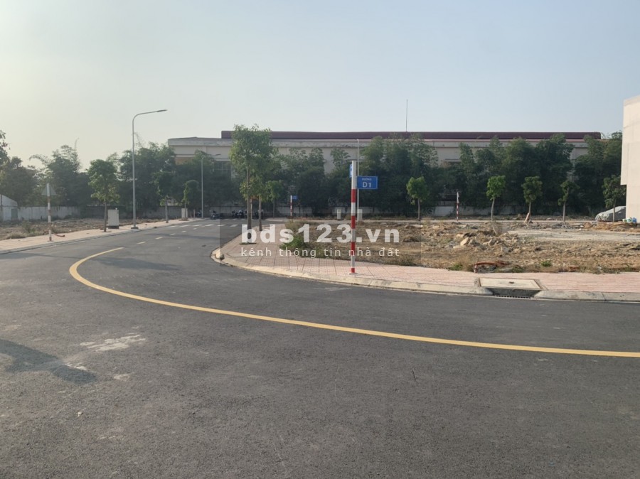 Bán đất MTĐ Phan Đình Giót, gần chợ Hồng Phúc, giá 1tỷ345tr, DT: 80m2, SHR, LH: 0563603460 Nguyên