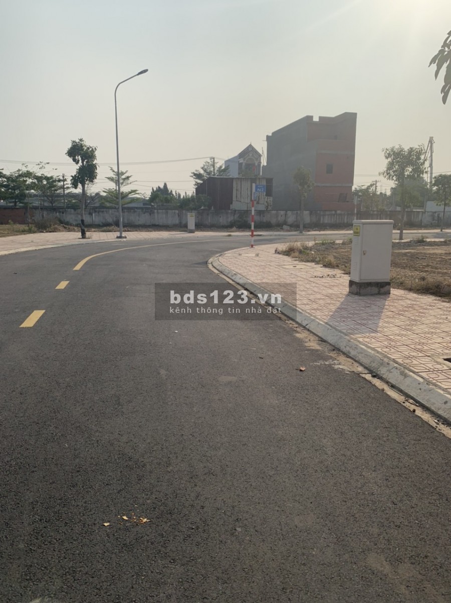 Bán đất MTĐ Phan Đình Giót, gần chợ Hồng Phúc, giá 1tỷ345tr, DT: 80m2, SHR, LH: 0563603460 Nguyên