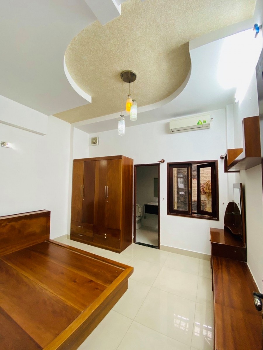 Bán nhà 1 sẹc hẻm xe hơi đường Lý Thường Kiệt, Tân Bình, 4 tầng, 52m2, 5 tỷ 8