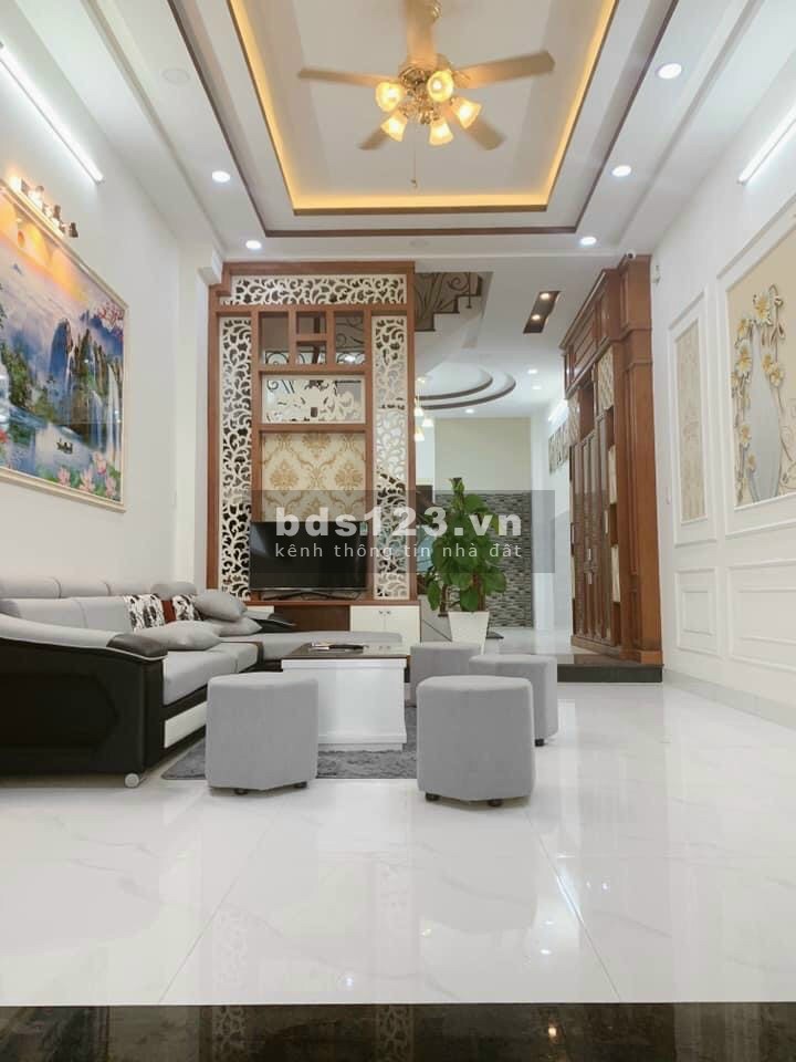 Nhà mới 3 lầu + Sân Thượng (5PN, 5WC) 60m2 đường 10m Bình Thành (Bình Tân)