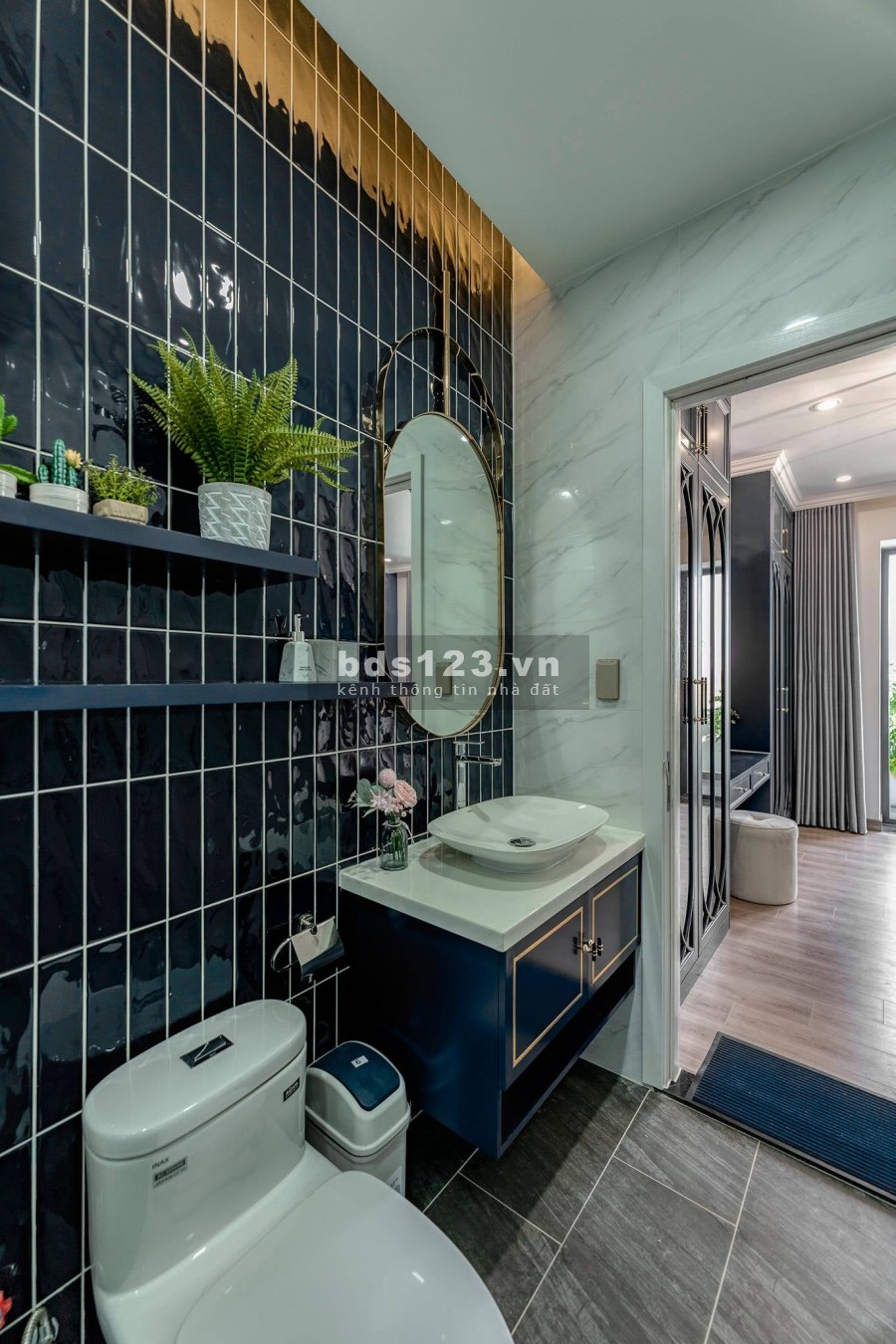 Bán nhà đường Nguyễn Khuyễn diện tích 60 m^2 5 tầng, mặt tiền 5m, giá 6,1 tỷ