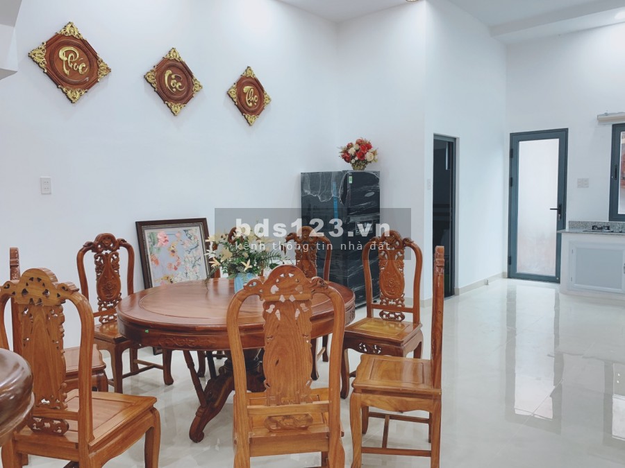 NHÀ PHỐ MẶT TIỀN TRUNG TÂM TP BẾN TRE