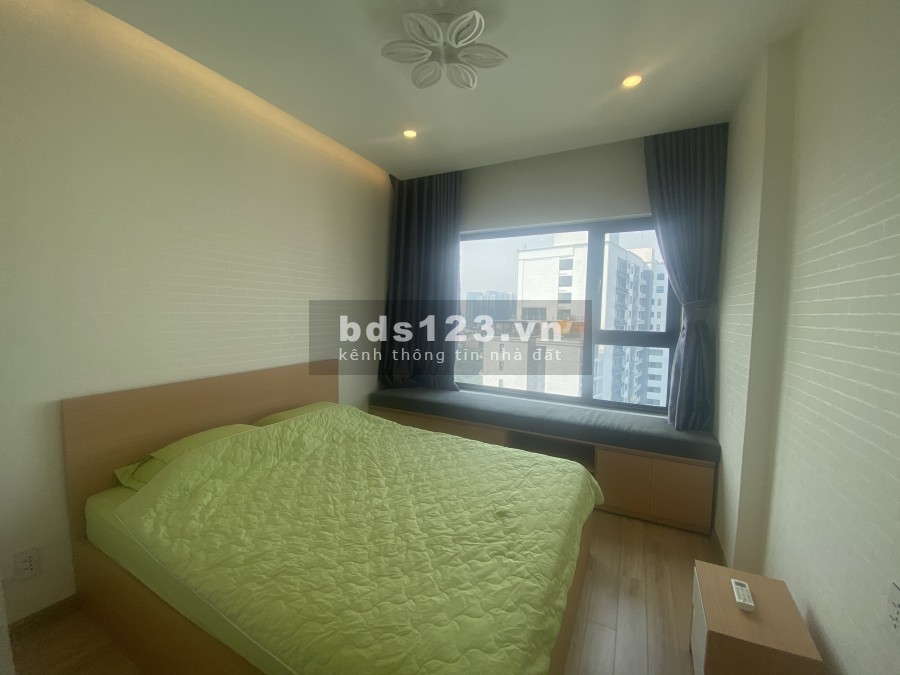 Cho thuê căn góc lầu cao 2 phòng ngủ diện tích lớn giá 16tr/tháng tại New City Thủ Thiêm 0909246874