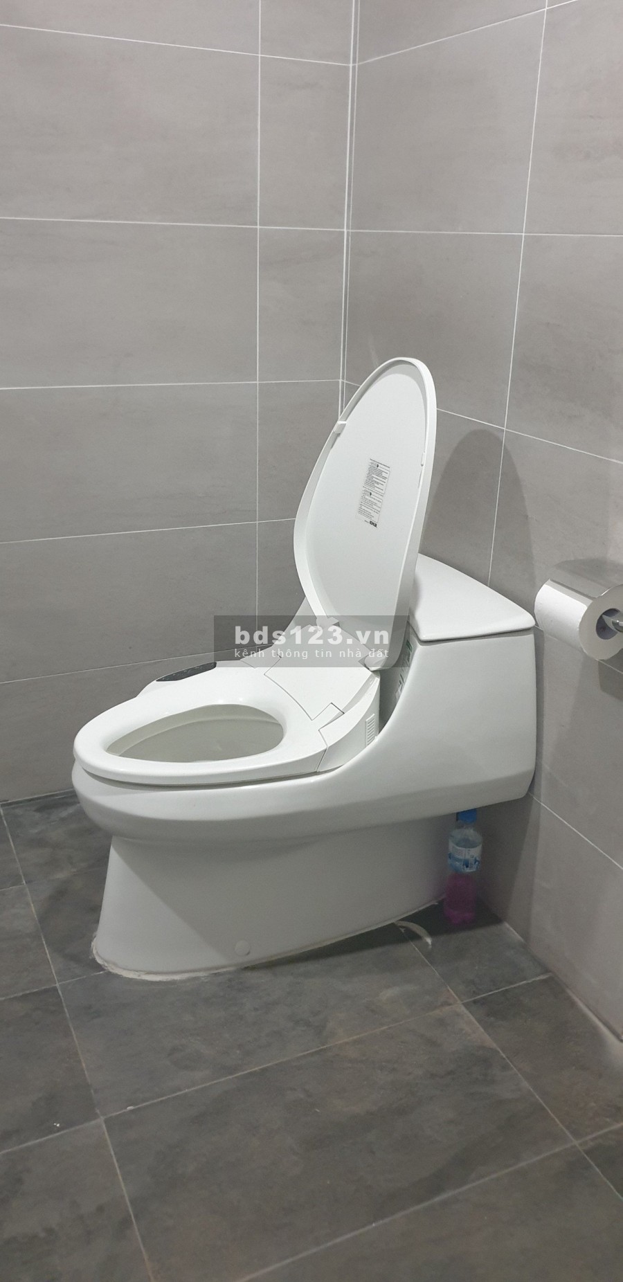 BÁN CĂN HỘ R2-12A, DIỆN TÍCH 88.99M2, BAN CÔNG HƯỚNG NAM, 3PN & 2VS, ĐỦ ĐỒ. LH: 0398195355