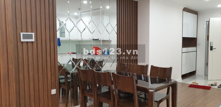 BÁN CĂN HỘ R2-12A, DIỆN TÍCH 88.99M2, BAN CÔNG HƯỚNG NAM, 3PN & 2VS, ĐỦ ĐỒ. LH: 0398195355