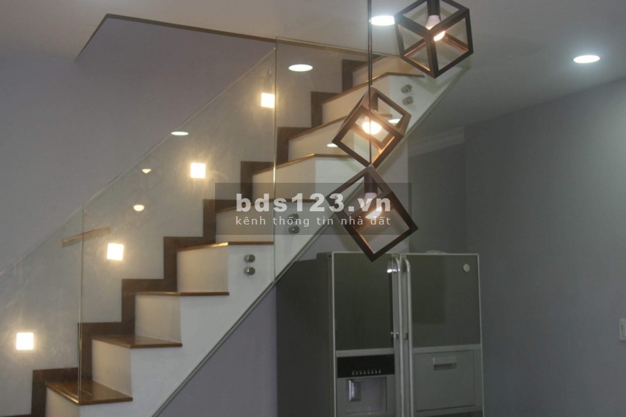 Bán biệt thự ngay chợ Thủ Đức đường 41 phường Linh ĐôngTp. Thủ Đức đường ô tô giá 14 tỷ