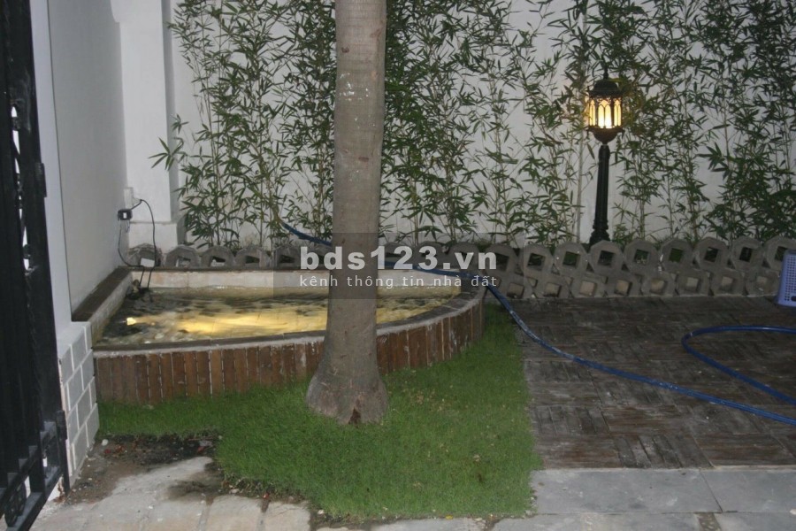 Bán biệt thự ngay chợ Thủ Đức đường 41 phường Linh ĐôngTp. Thủ Đức đường ô tô giá 14 tỷ