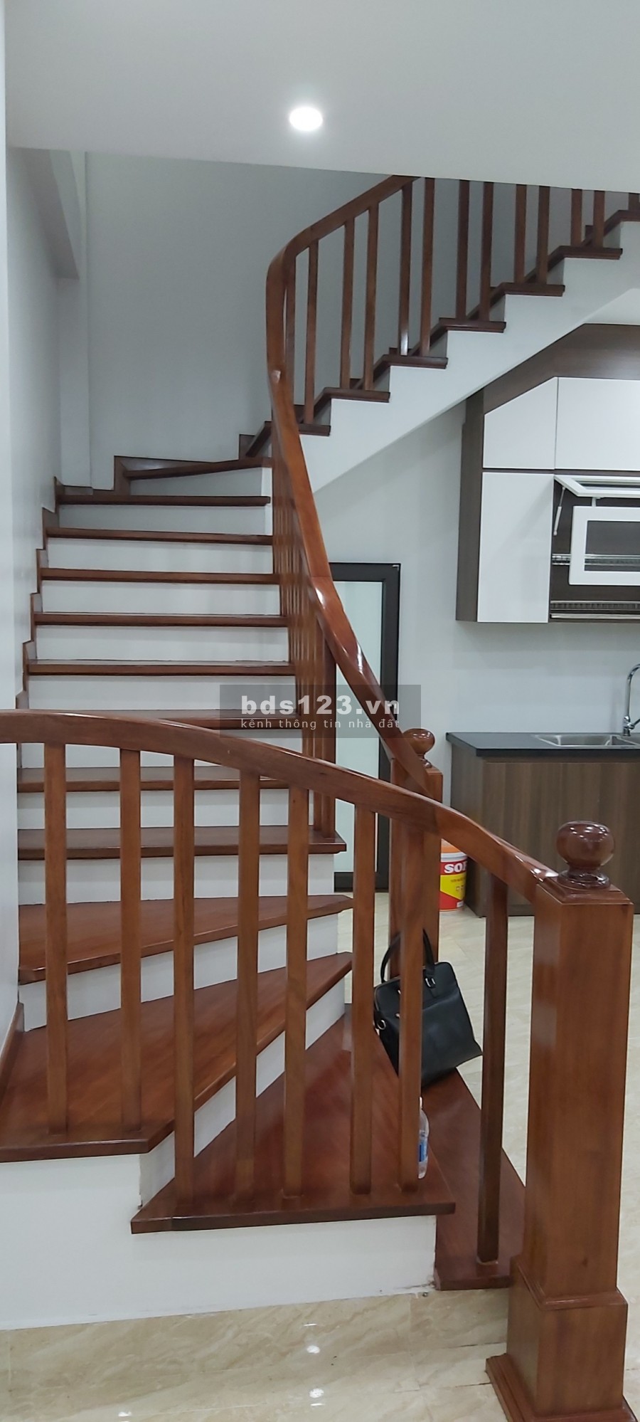 Bán nhà mới Mỹ Đình, 5 tầng, MT 4.4 mét 40 mét ô tô tránh chỉ 4.5 tỷ
