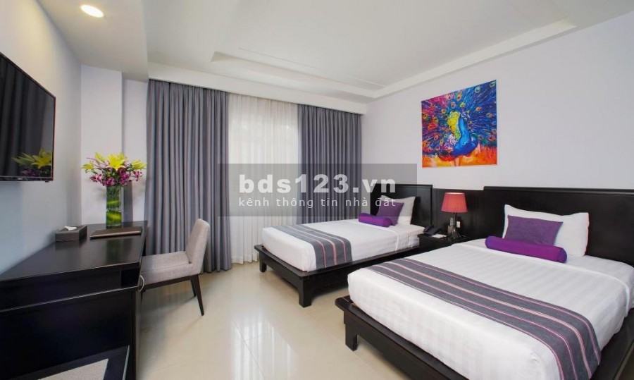 Cho thuê Khách sạn Mặt tiền Lê Anh Xuân, P.Bến Thành, Q.1. DT: 12 x 25m, hầm, 10 lầu, 80 phòng