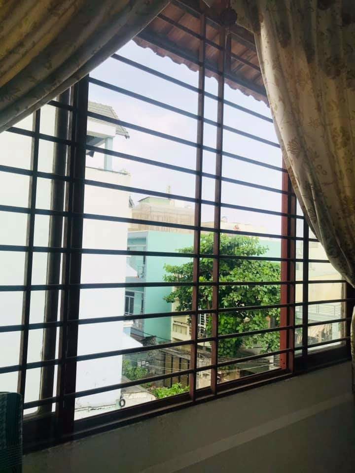 Bán Nhà MT Phan Xích Long 1 trệt 5 lầu sân thượng giá 23,9 tỷ