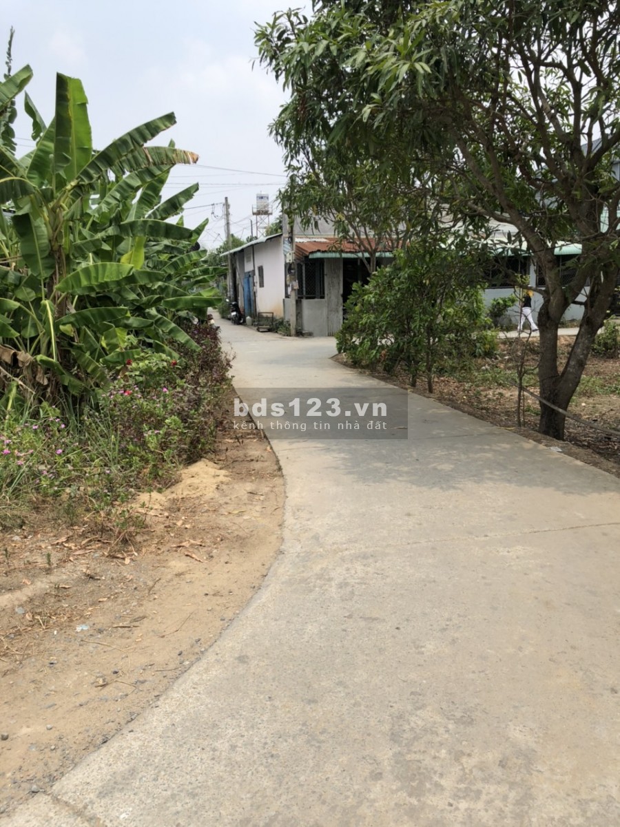 Bán đường Nguyễn Văn Long, Xã Quy Đức, H,Bình Chánh DT 187m2 giá 1,150 tỷ