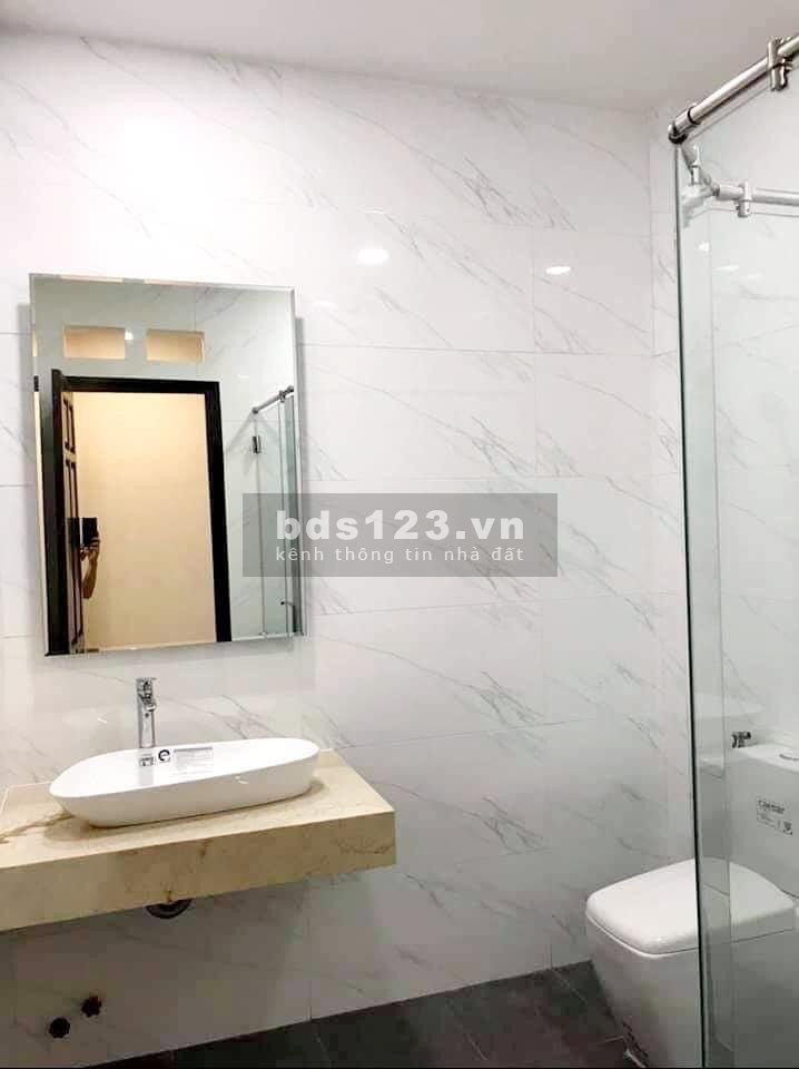 Mặt tiền Phan Văn Trị, gần Vincom, 5x27m, giá rẻ nhất khu vực Bình Thạnh, LH0909484131