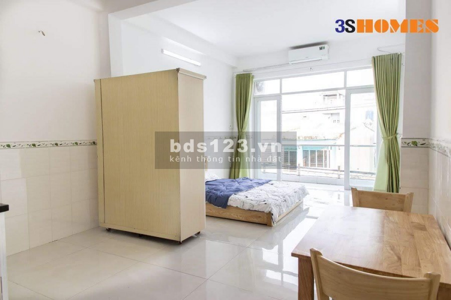 Cho thuê căn hộ y hình có ban công riêng ở phường 15 Tân Bình