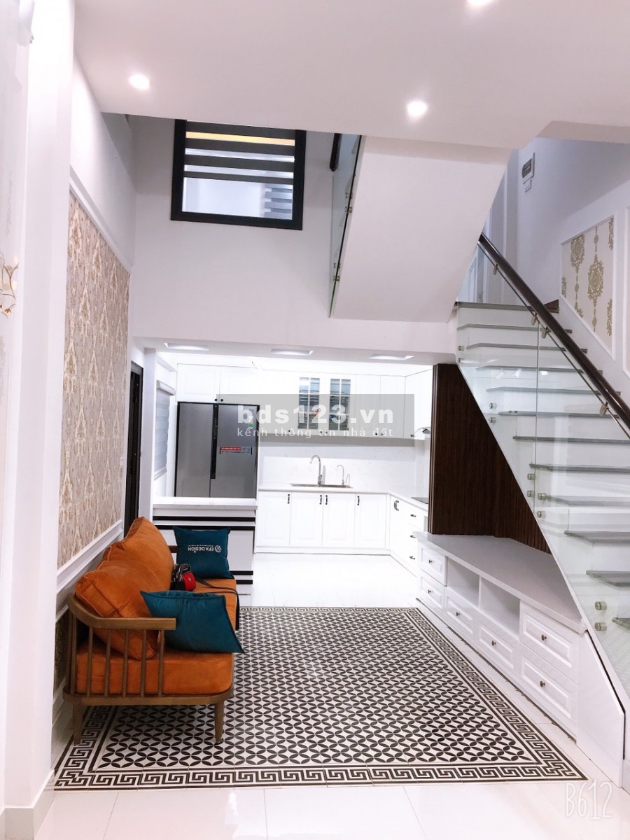 Bán nhà 4 tầng đẹp ở luôn ngõ 460 Thụy Khuê 54m2 giá 4,8 tỷ. LH 0912442669
