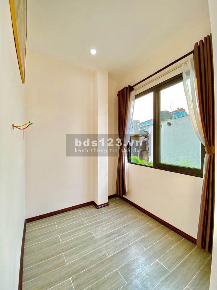 Bán nhà 2 tầng kiệt Hà Huy Tập sát bãi đậu oto