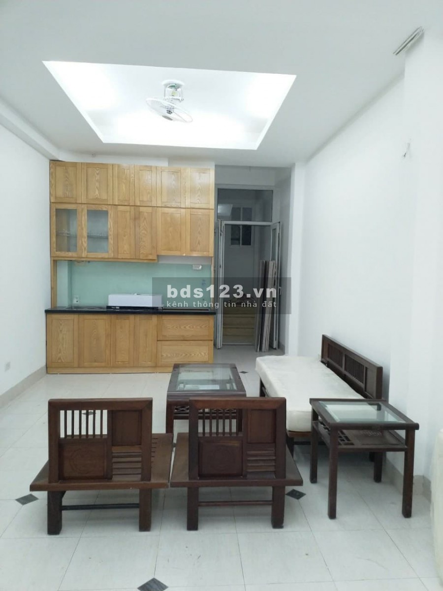 Căn Hộ Cho Thuê Nguyễn Khánh Toàn, Gần Phố, Ngõ Ô Tô 5tr/tháng.
