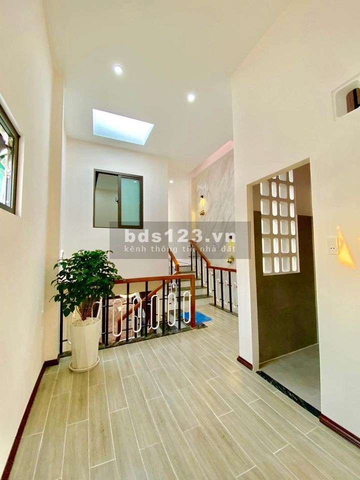 Bán nhà 2 tầng kiệt Hà Huy Tập sát bãi đậu oto