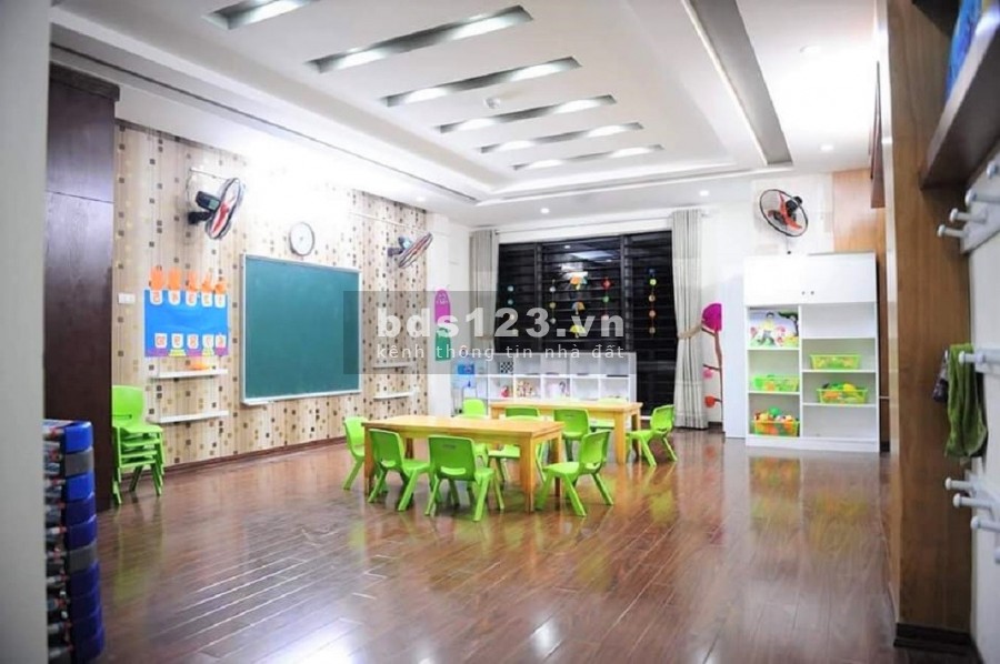 Bán nhà mặt phố Nguyễn Khuyến, Đống Đa. Vỉa hè, ô tô, KD. 130m2 MT5.6m. Giá 27tỷ