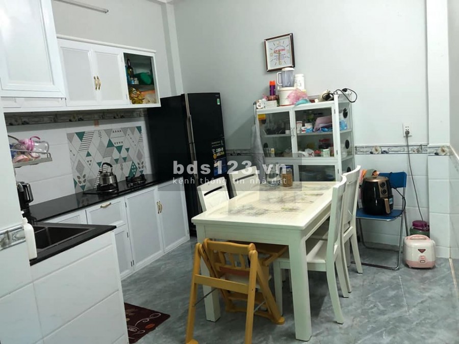 Bán Nhà Phố Gò Vấp HXH DT: 52m2, 3L, 4.3m x 15m, Giá Chỉ: 6.1 tỷ.