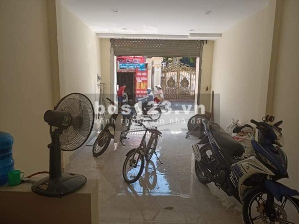Cần bán gấp nhà Trần Cung dt 35m 5 tầng nở hậu kinh doanh tốt, giá chỉ 5.5 tỷ