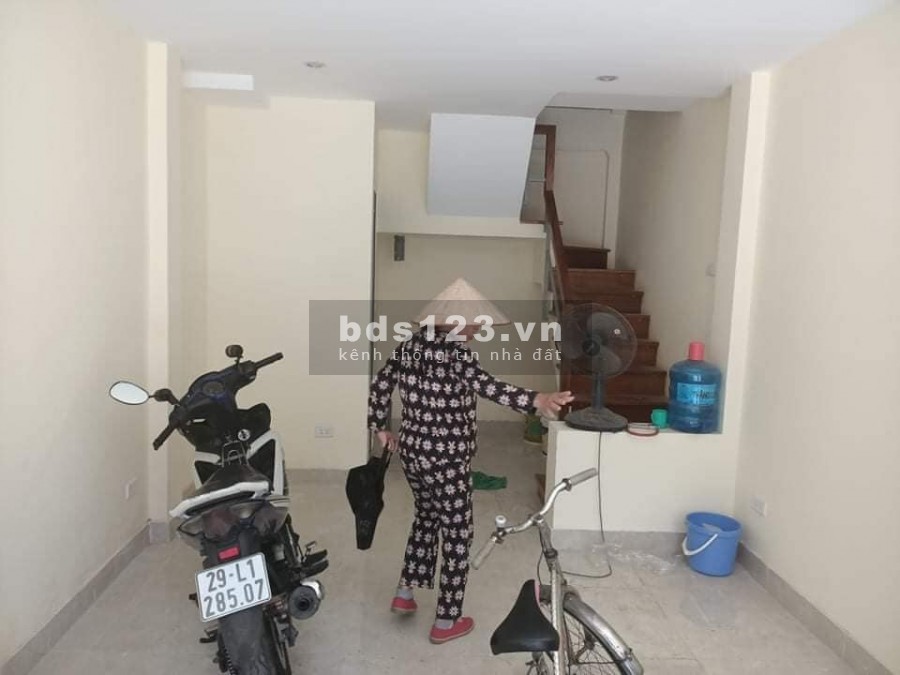 Cần bán gấp nhà Trần Cung dt 35m 5 tầng nở hậu kinh doanh tốt, giá chỉ 5.5 tỷ
