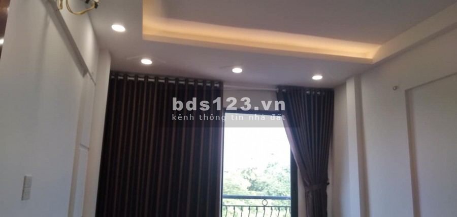 Bán nhà ngõ phố Trương Định, ô tô đỗ cửa, 44m2, 5 tầng, 6,4 tỷ